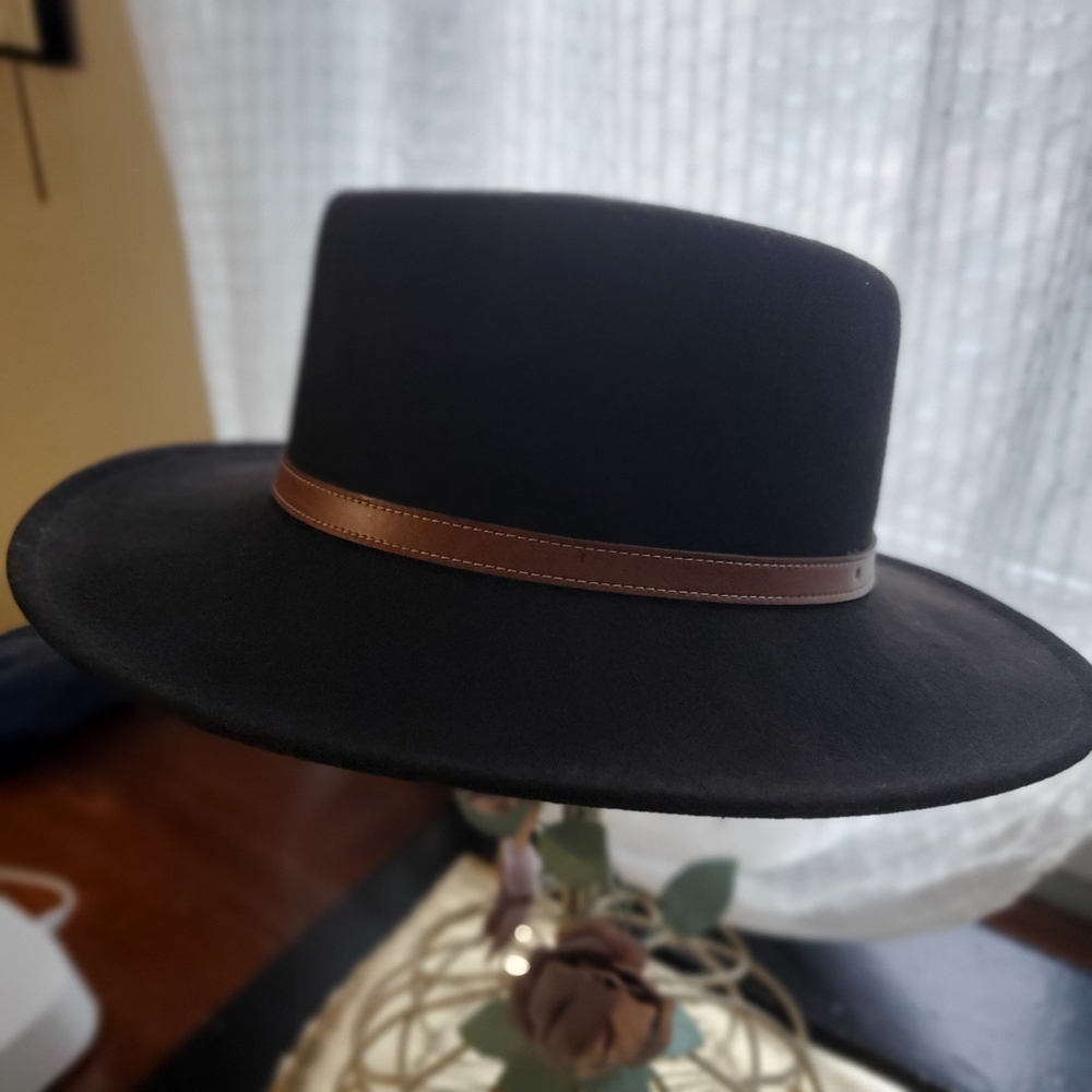 Unisex Classic Black Wool Hat with leather Brown Band - Picture 4 of 14